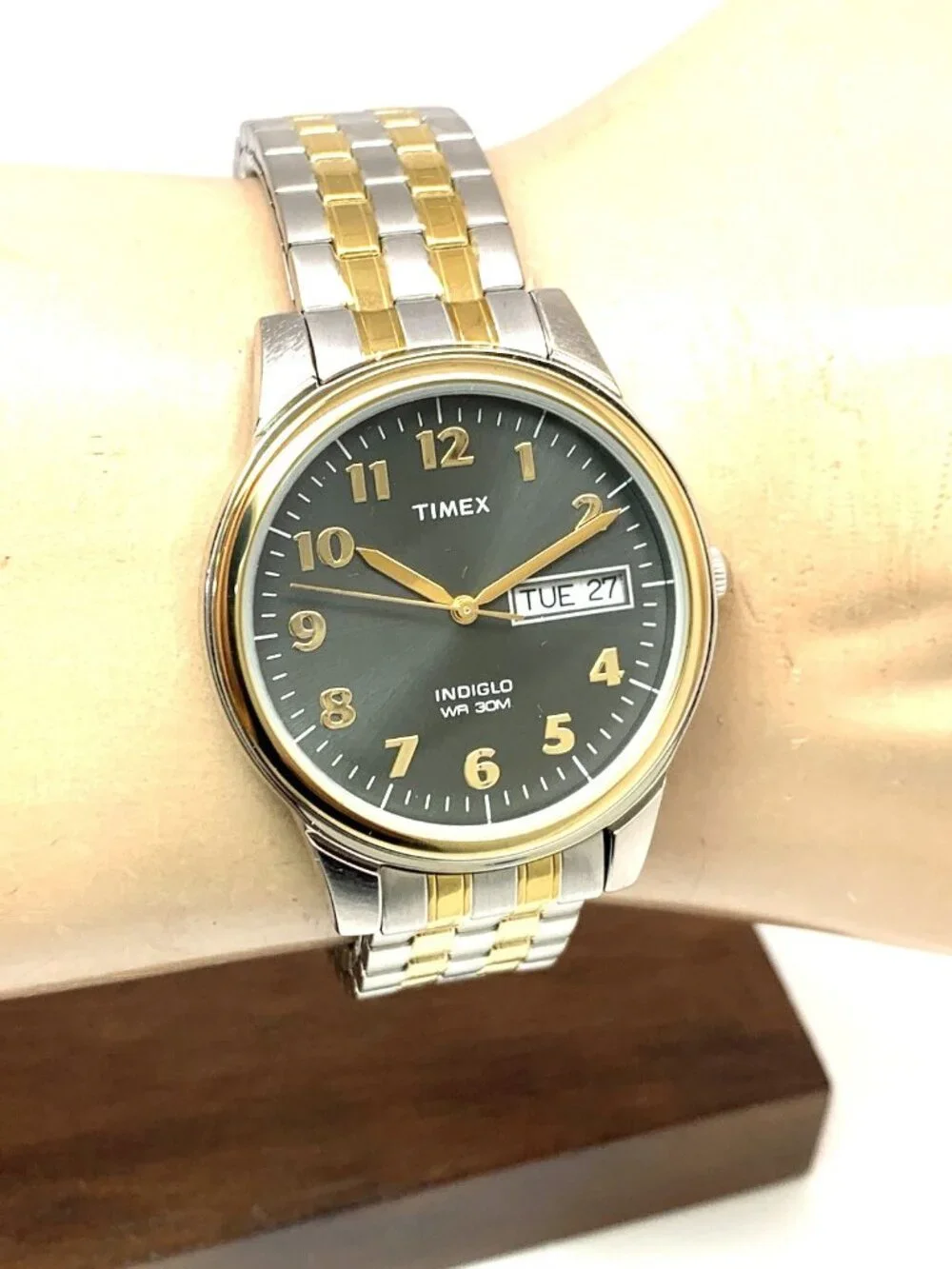 Timex Men's Watch T26481 Quartz 35mm Gray Dial Indiglo Two Tone Stretched Band